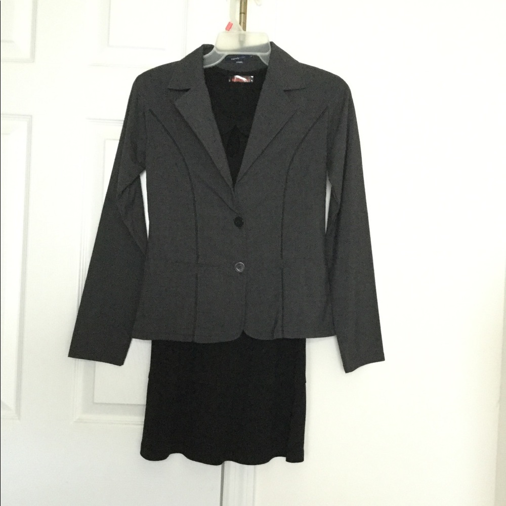 2 pieces : mini black dress and professional coat.